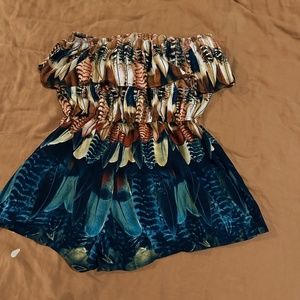 Feather pattern strapless romper
